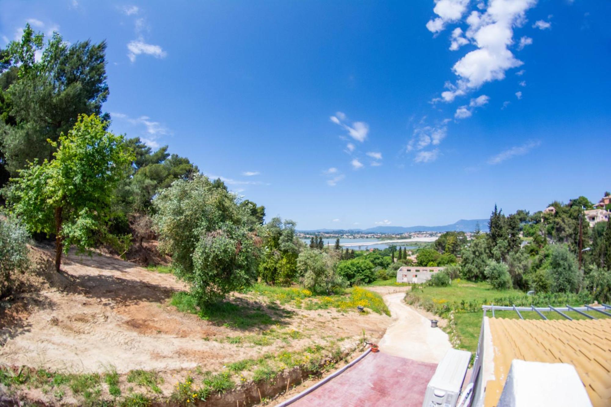 Gems * Corfu (city)
